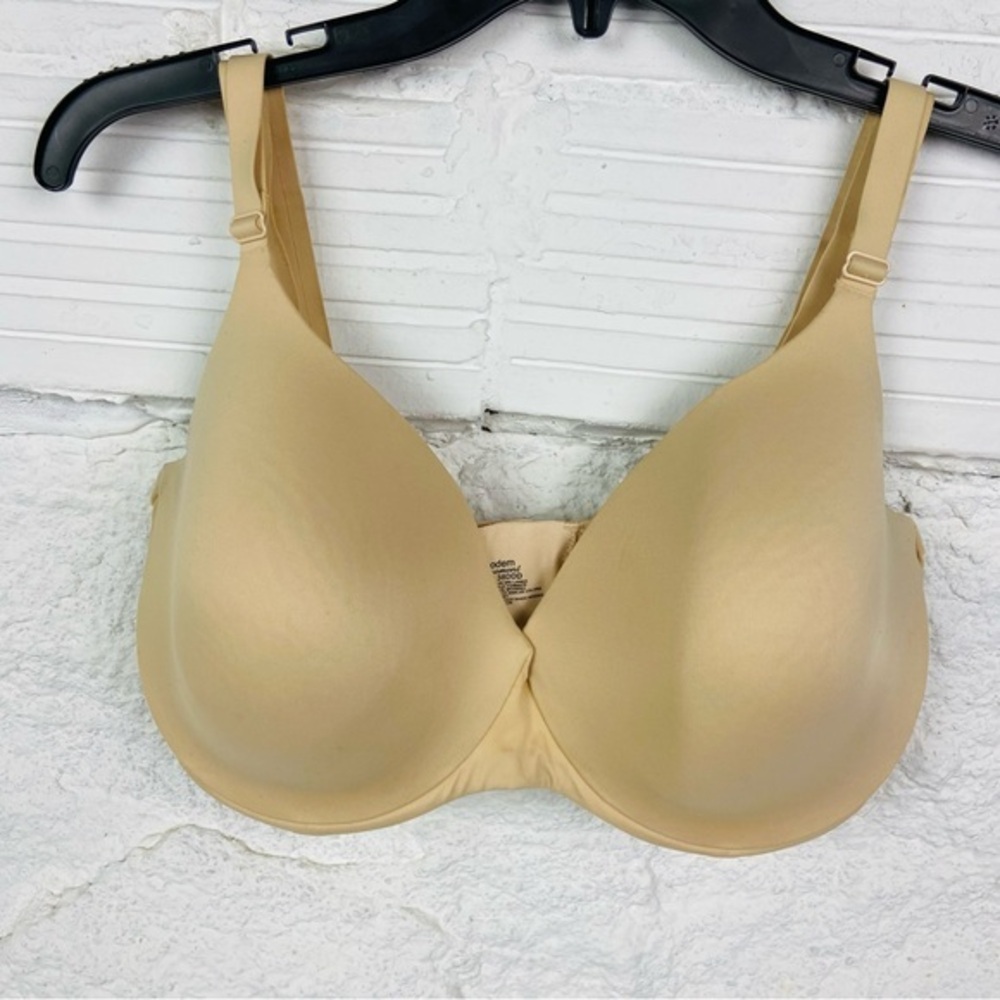 MODERN MOVEMENT nude colored stretch bra size 38DDD